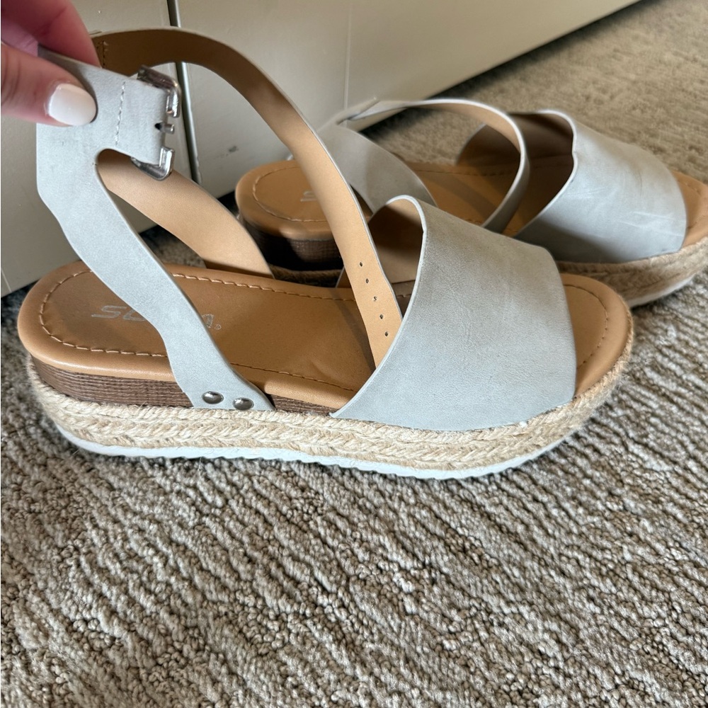 Women's Light Gray Platform Sandals